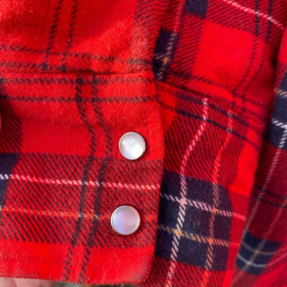 Wrangler button down, plaid, lined jacket - Picture 10 of 16